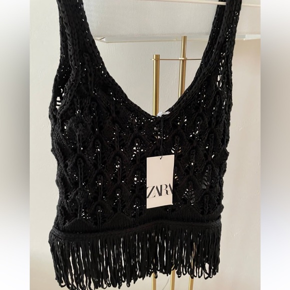 Zara Tops - Zara Knit Fringe Top